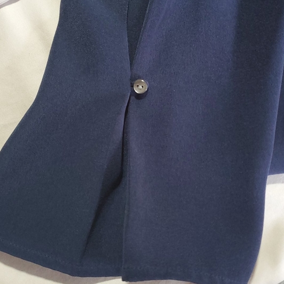 🏷Item: Navy blue Ann Taylor blouse - Picture 9 of 10